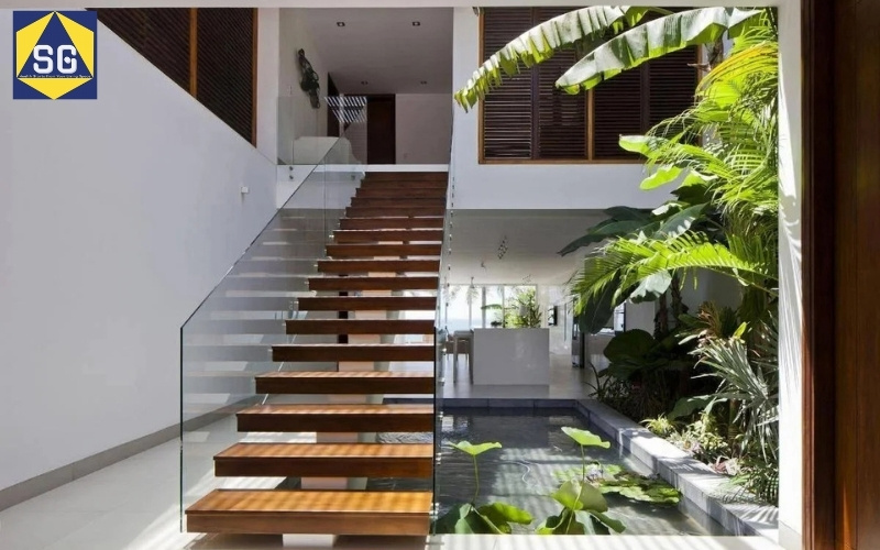 nhà 2 tầng cầu thang ngoài
