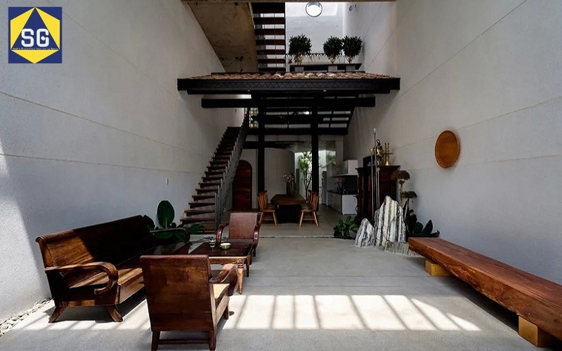 nhà 2 tầng cầu thang ngoài