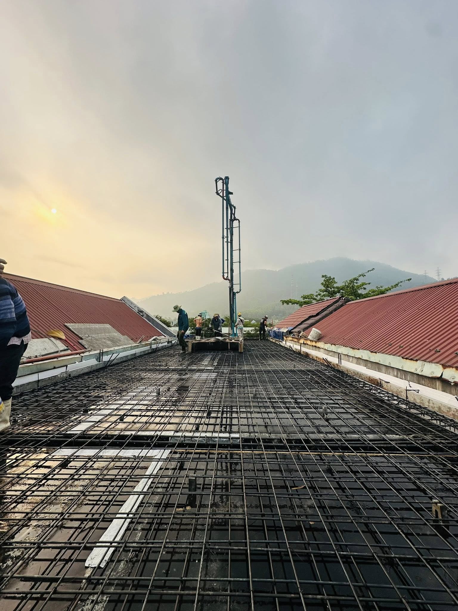 Thi công sàn vượt nhịp ngang 8m